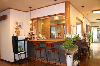 湯布院町で宿泊できる、猫カフェ「笑ねこの宿」お洒落な感じに完成しました。